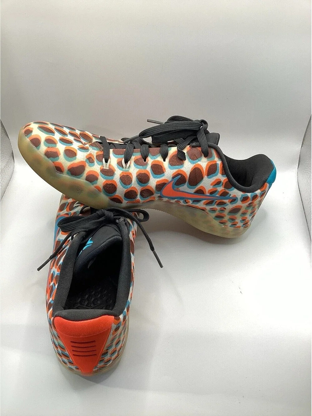 kobe 11 Low 3D Polka Dot Basketball Shoe